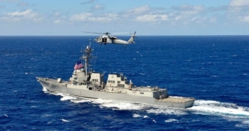 Trung Quốc cử máy bay, tàu chiến bám đuôi tàu Mỹ tuần tra Biển Đông