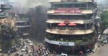 Cháy lớn giữa Thủ đô - Khói bao trùm tòa nhà Hàm Cá Mập