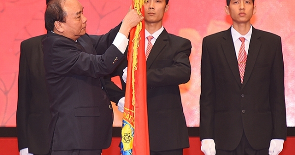 Thủ tướng Chính phủ Nguyễn Xuân Phúc dự lễ kỷ niệm ngành Công Thương