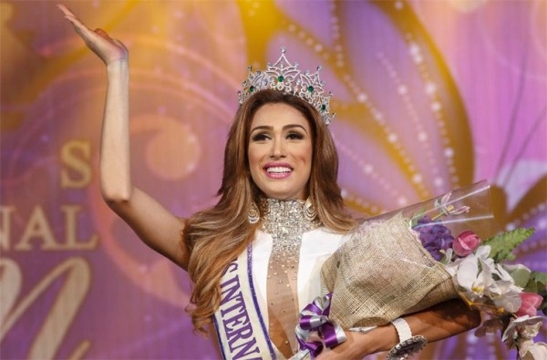 Hoa hậu chuyển giới quốc tế 2014 đ&atilde; thuộc về người đẹp Venezuela, Santiago 22 tuổi n&agrave;y.
