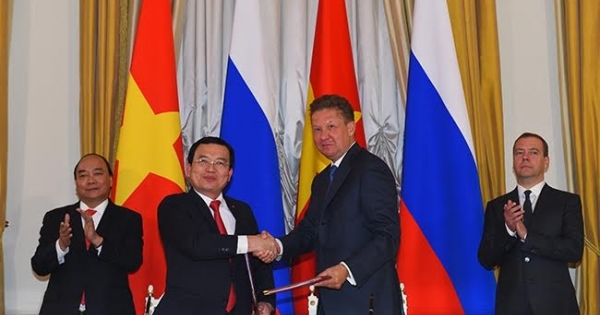 Thủ tướng Nguyễn Xuân Phúc tới thăm liên Bang Nga