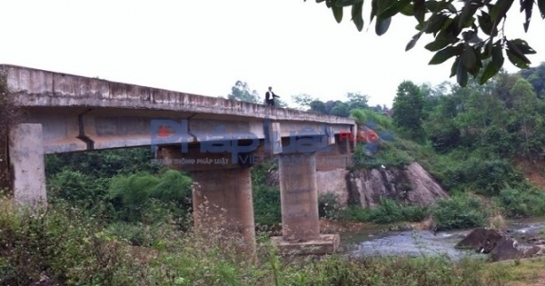 Nghệ An: Mòn mỏi chờ 8 năm, dân vẫn chưa được qua cầu