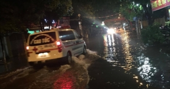 Hà Nam: TP Phủ Lý ngập nước cục bộ sau cơn mưa lớn