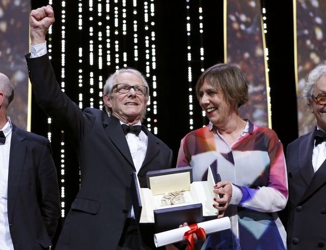 Cannes trao giải C&agrave;nh cọ v&agrave;ng cho phim về người ngh&egrave;o khổ Đạo diễn Ken Loach v&agrave; nh&agrave; sản xuất Rebecca O'Brien nhận giải C&agrave;nh cọ v&agrave;ng cho phim I, Daniel Blake.