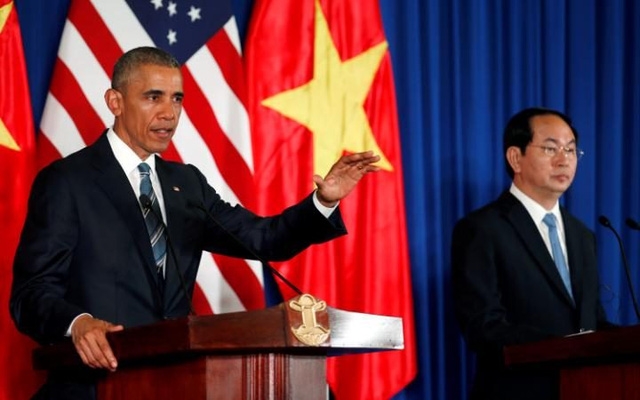 Tổng thống Mỹ Obama trong cuộc họp b&aacute;o chung với Chủ tịch nước Trần Đại Quang h&ocirc;m nay 23/5. (Ảnh: AP)