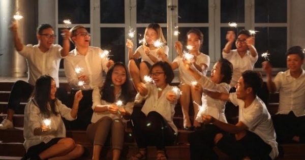 Nghẹn ngào với MV Phút cuối của sinh viên trường Báo