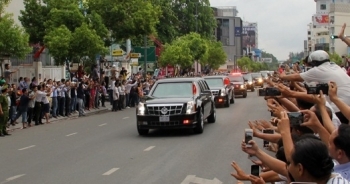 Hàng ngàn người dân TP HCM chào đón Tổng thống Obama