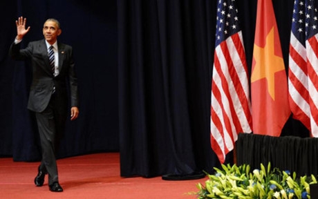Tổng thống Mỹ c&oacute; b&agrave;i ph&aacute;t biểu về quan hệ Việt - Mỹ tại Trung t&acirc;m Hội nghị Quốc gia. (Ảnh: Reuters)