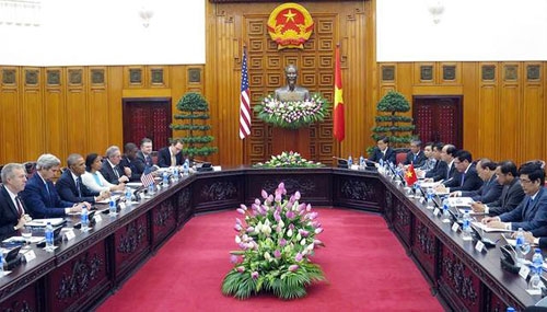 Tổng thống Mỹ Obama gặp gỡ Thủ tướng Nguyễn Xu&acirc;n Ph&uacute;c chiều 23/5 (Ảnh:Th&ocirc;ng tin Ch&iacute;nh phủ).