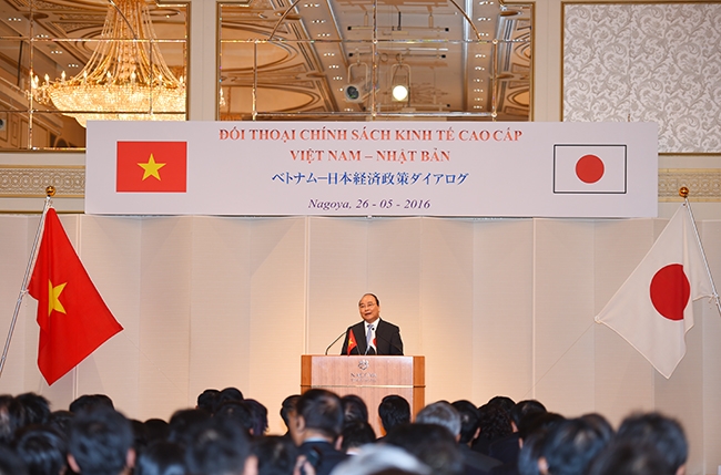 Thủ tướng Nguyễn Xu&acirc;n Ph&uacute;c ph&aacute;t biểu tại buổi Đối thoại ch&iacute;nh s&aacute;ch kinh tế cao cấp Việt Nam - Nhật Bản. (Ảnh: VGP).