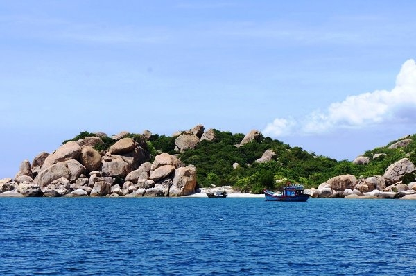 Đảo Binh Ba nổi tiếng với cảnh sắc thi&ecirc;n nhi&ecirc;n tuyệt vời.&nbsp;
