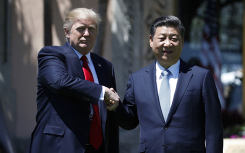 Tổng thống Mỹ Donald Trump v&agrave; Chủ tịch Trung Quốc Tập Cận B&igrave;nh. (Ảnh: AP)
