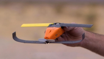 Clip - Xem Drone thả từ máy bay chiến đấu của quân đội Mỹ như một đàn ong