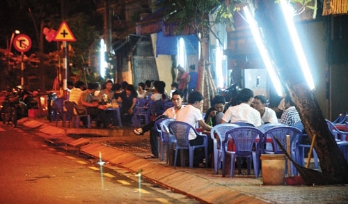Nha Trang: Xâm nhập “hậu trường” quán ăn vỉa hè