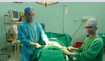 Thanh Hóa: Bác sĩ bệnh viện Nhi phẫu thuật 