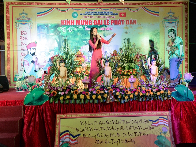 Lễ mừng Phật đản cũng đ&atilde; được tổ chức long trọng tại ch&ugrave;a Đậu, Bắc Ninh.
