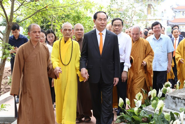Chủ tịch nước Trần Đại Quang ch&uacute;c mừng Phật đản 2017 đức Ph&aacute;p chủ GHPGVN