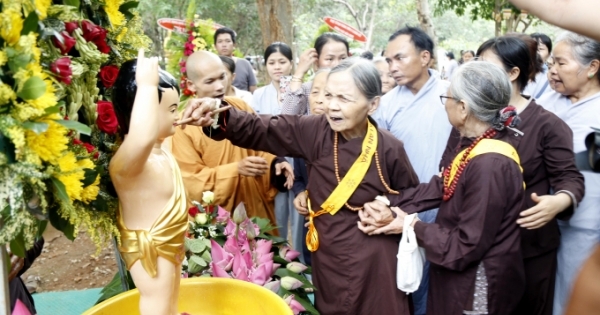 Đại lễ Phật đản cho đồng bào dân tộc huyện Bù Đăng