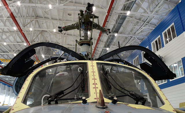 Kế hoạch chế tạo d&ograve;ng trực thăng tấn c&ocirc;ng Ka-52 bắt đầu từ năm 1994 v&agrave; Ka-52 thực hiện chuyến bay đầu ti&ecirc;n v&agrave;o th&aacute;ng 6/1997.