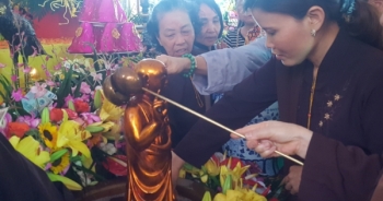 Hà Nội: Phật tử chùa Trấn Quốc hoan hỉ kính mừng đại lễ Phật đản