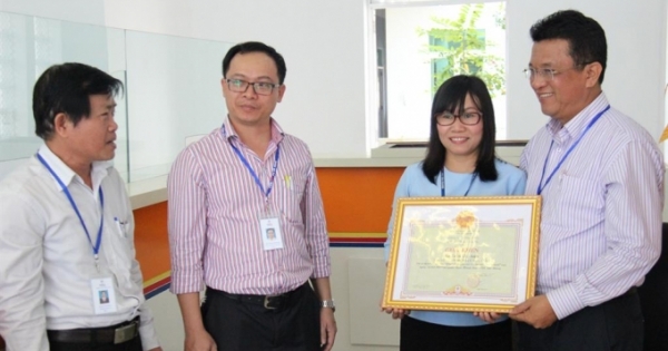 Thủ tướng tặng bằng khen cho nữ nhân viên điện lực Đà Nẵng trả 1 tỷ cho người bị mất
