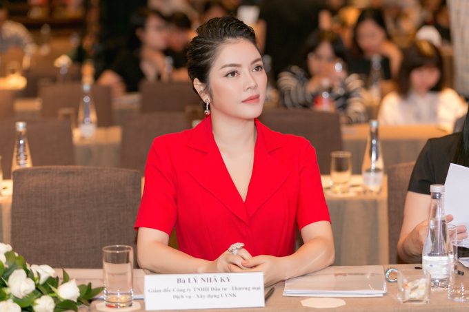 L&yacute; Nh&atilde; Kỳ bỏ 1 triệu euro để đưa h&igrave;nh ảnh Việt Nam đến Cannes 2017