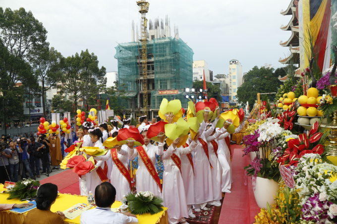 Hơn 3.000 người tham dự Đại lễ Phạt đản tại TP HCM