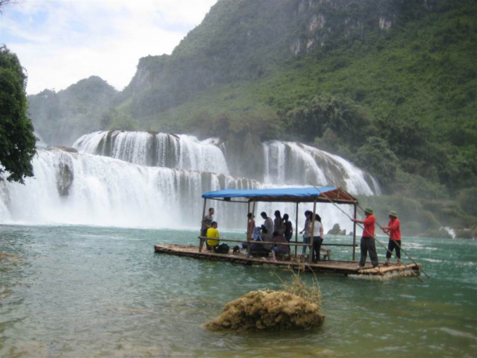 Th&aacute;c Bản Giốc, tiềm năng du lịch của tỉnh Cao Bằng.