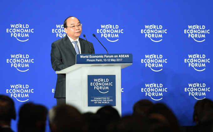 Thủ tướng Nguyễn Xu&acirc;n Ph&uacute;c ph&acirc; biểu tại&nbsp;Diễn đ&agrave;n Kinh tế thế giới về ASEAN năm 2017.