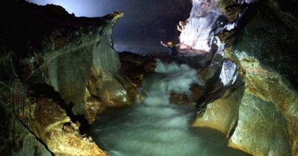 Lắp thang vượt nhũ triệu năm tuổi trong hang Sơn Đoòng phục vụ du lịch: Nhiều khó hiểu cần làm sáng tỏ