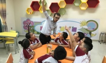 Đề cao thực hành và ứng dụng trong chương trình dạy tiếng Anh Toán - Khoa ở TP Hồ Chí Minh