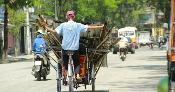 Những chiếc xe “quái thú” chạy rong trên phố, thấy mà lo