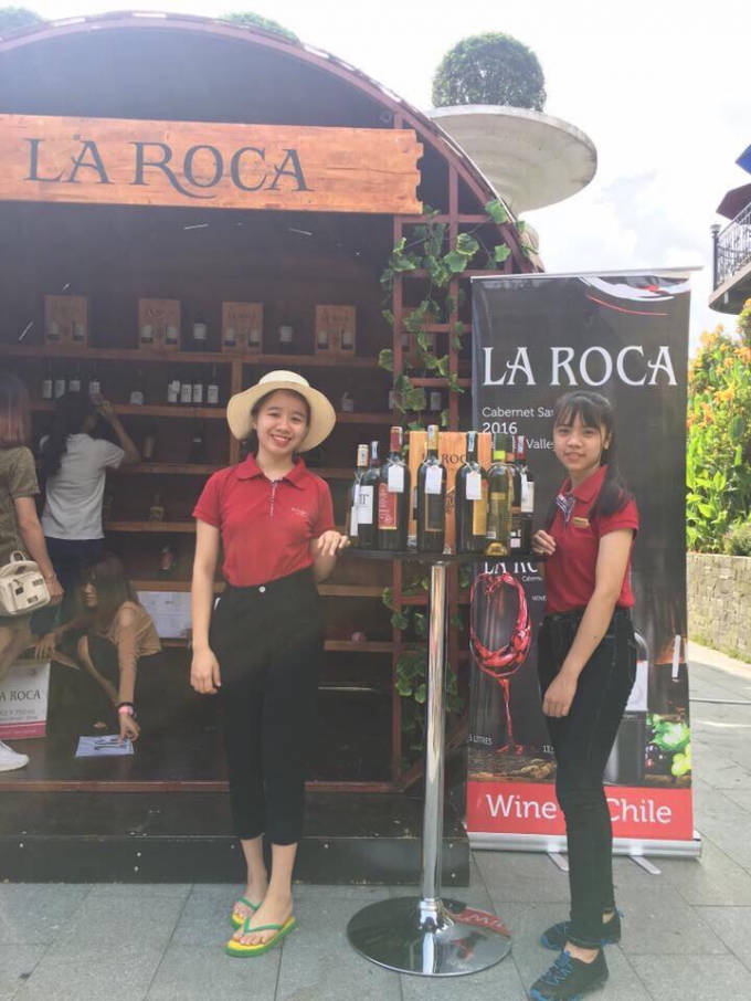 Thưởng thức vang miễn ph&iacute; ở Lễ hội Rượu vang 2017 tại Sun World Ba Na Hills