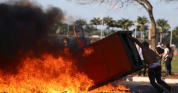 Chùm ảnh: Biểu tình, bạo động tại Brazil