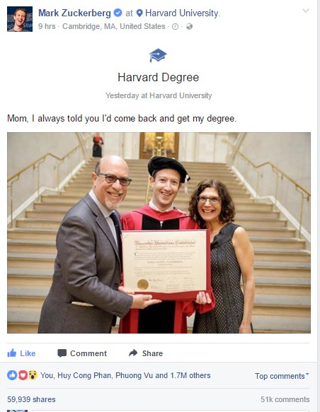 &ldquo;Dấu mốc&rdquo; tốt nghiệp ĐH Harvard tr&ecirc;n trang c&aacute; nh&acirc;n của Mark Zuckerberg.