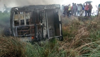 Cháy xe buýt ở Ấn Độ, 27 người thiệt mạng