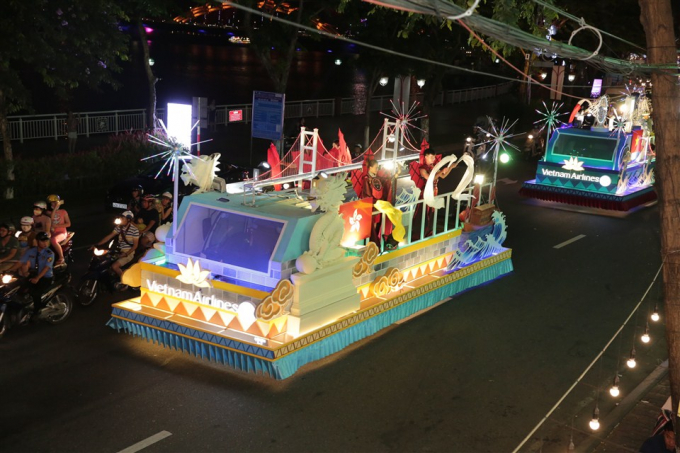 Lễ hội Carnaval đường phố xoay quanh chủ đề cuộc thi