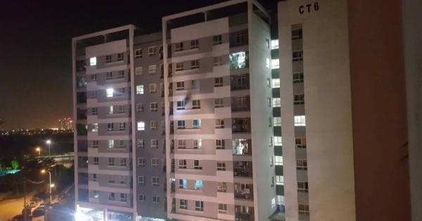 Cháy tại CT6 chung cư Hồng Hà Eco City, hàng trăm cư dân tháo chạy