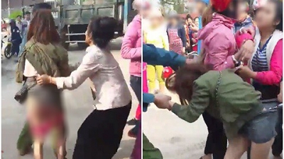 Ghen tuông, 2 phụ nữ lột sạch quần áo tình địch rồi quay clip tung lên mạng xã hội