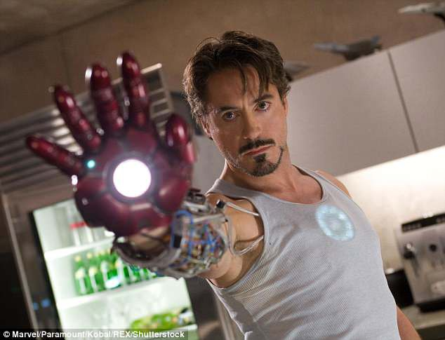 Nam diễn vi&ecirc;n Robert Downey Jr trong vai Người Sắt.