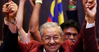 Bầu cử Malaysia: Cuộc đổi ngôi lịch sử