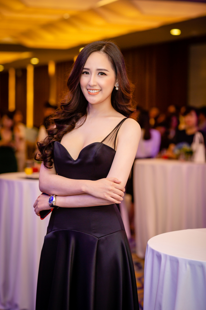 Hoa hậu Mai Phương Thu&yacute; giảm 4 kg xuất hiện lộng lẫy quyến rũ tại event Hạ Long