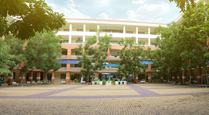 Trường THPT Trần Quang Khải, quận 11, TP.HCM, nơi xảy ra vụ việc gi&aacute;o vi&ecirc;n khiếu nại về sai phạm của trường.