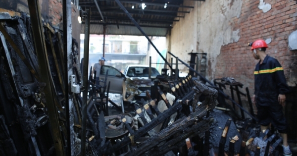 Điều 5 xe chữa cháy khống chế vụ hỏa hoạn ngay trung tâm TP Vinh