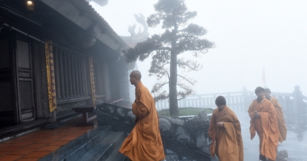 Mừng lễ Phật đản 2018, cáp treo Fansipan tặng vé tới quý Tăng Ni cả nước