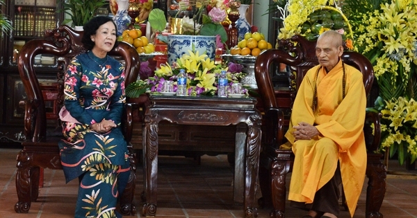 Lãnh đạo Đảng, Nhà nước chúc mừng Giáo hội Phật giáo Việt Nam nhân mùa Phật đản