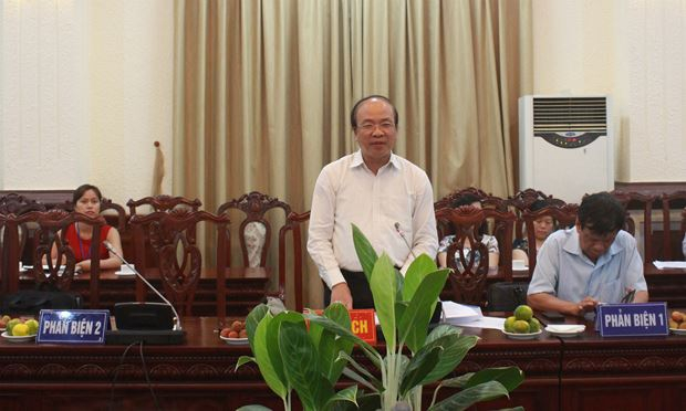 Thứ trưởng Phan Ch&iacute; Hiếu chủ tr&igrave; cuộc họp Hội đồng.