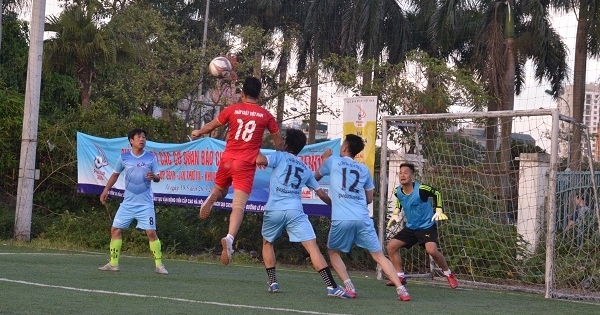 Giải bóng đá Press Cup 2018 khu vực Hà Nội: Sau loạt trận căng thẳng, đã xác định 4 đội vào bán kết