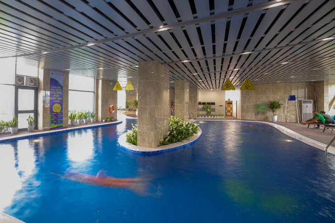 Khai trương bể bơi nước mặn bốn m&ugrave;a EcoLife Capitol