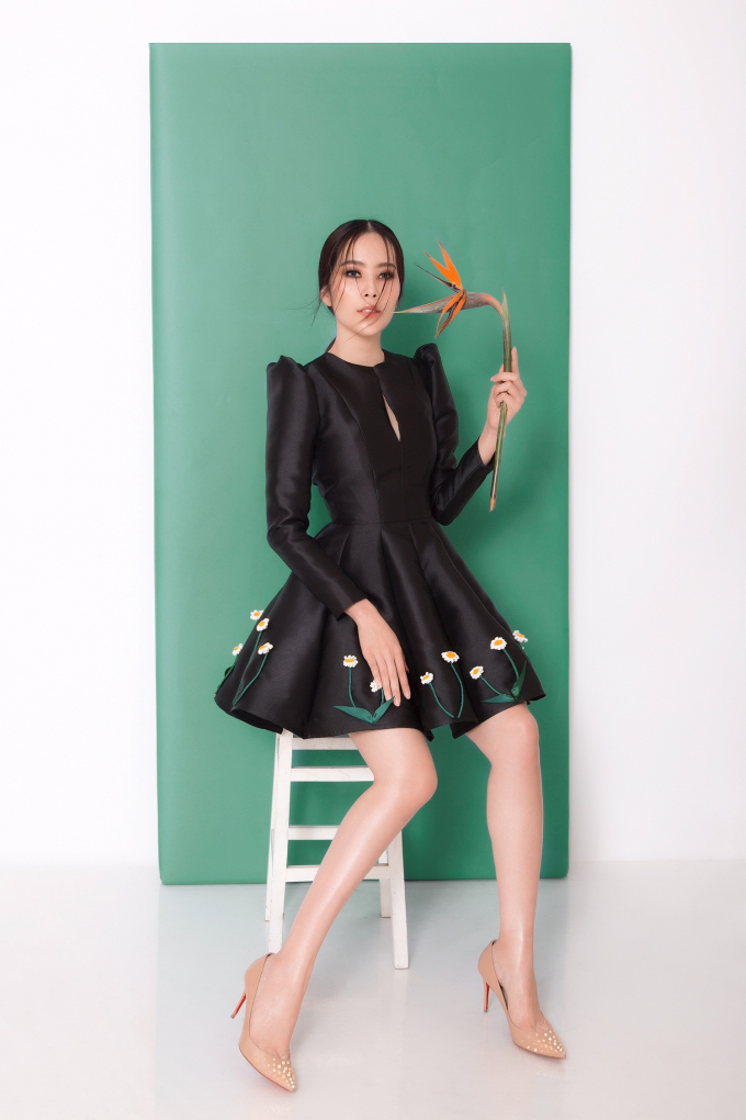 Nam Em trở lại h&igrave;nh ảnh ngọc nữ trong thiết kế của Hoa hậu Hằng Nguyễn